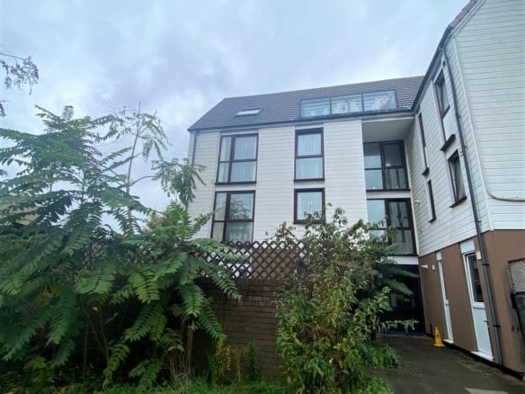 3 bed flat for rent, Clarence Road,Wood Green,N22