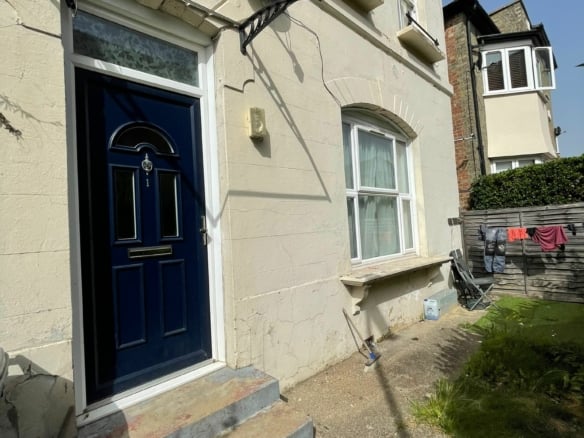 1 Bedroom Flat For Rent / Canning Crescent / Wood Green