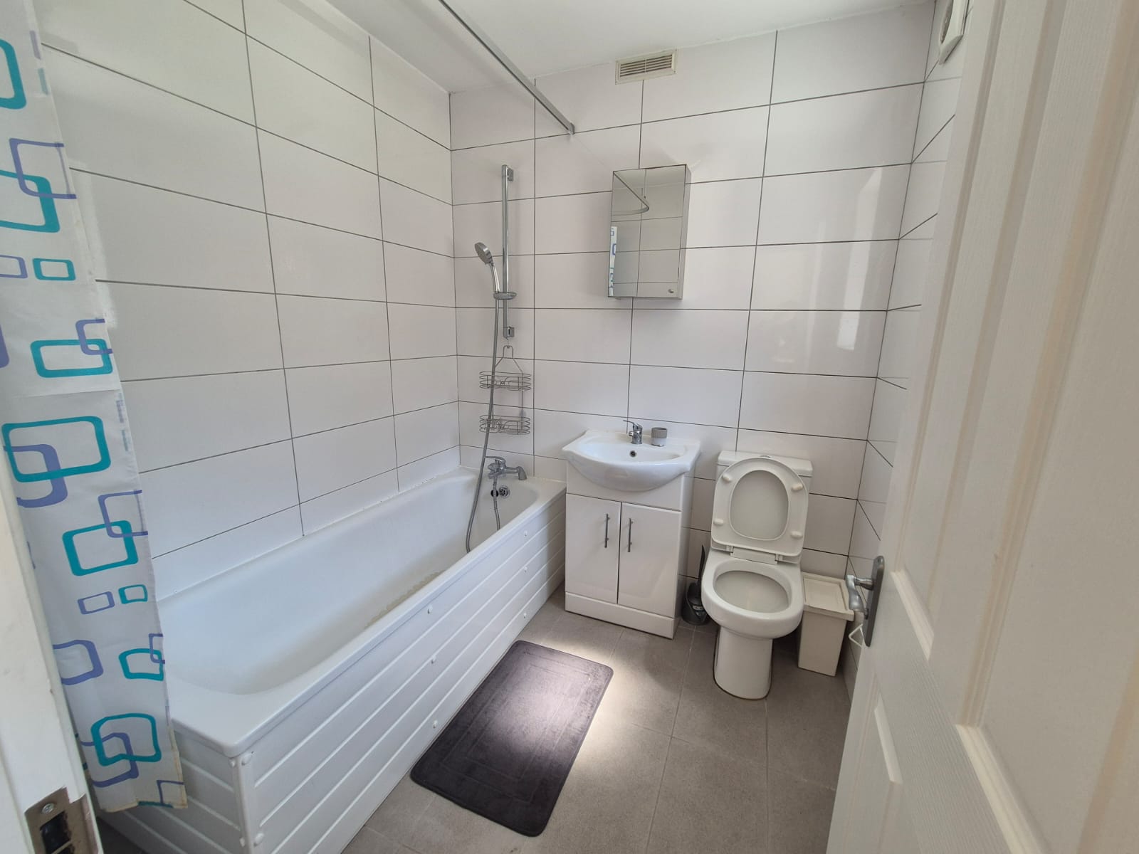 WhatsApp Image 2025-05-14 at 13.19.04 2 Bedroom Flat for Rent, N4